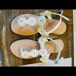 Girls brand new sandals company is sugar size 3 never worn